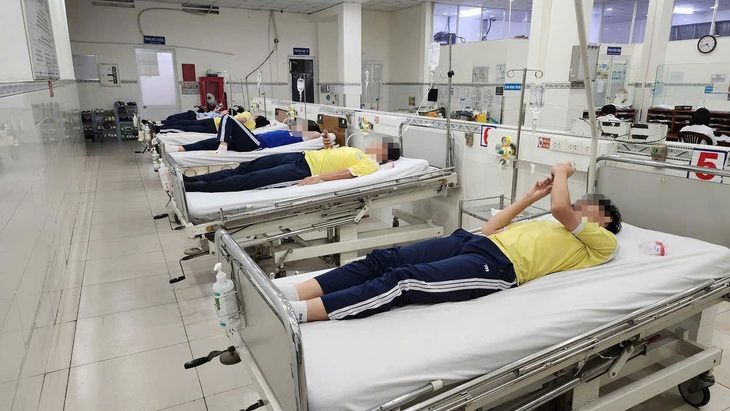ban-sao-ngo-doc-1728726117579545651235 6 học sinh nghi ngộ độc thực phẩm tại trường Lê Quý Đôn đã xuất viện, sức khỏe ổn định - Ảnh 1.