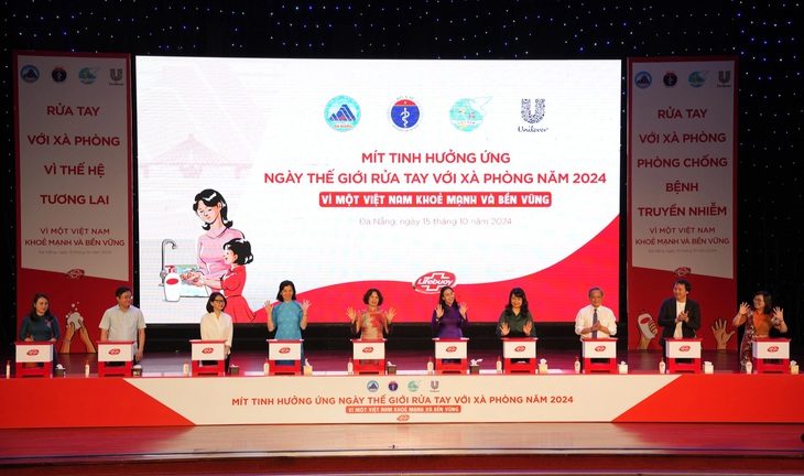 base64-17290076422621966157487 1.000 người mít tinh hưởng ứng Ngày thế giới rửa tay với xà phòng - Ảnh 1.