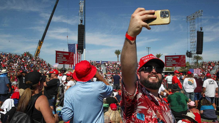 californiavoter-17309716457381045817963 Axios: California có xu hướng 'chuyển đỏ' đáng kể trong cuộc bầu cử năm 2024 - Ảnh 1.
