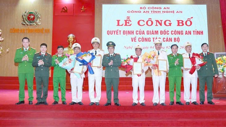 cana-17386764816601506393132 5 trưởng phòng, trưởng công an huyện ở Nghệ An xin nghỉ hưu trước tuổi - Ảnh 1.