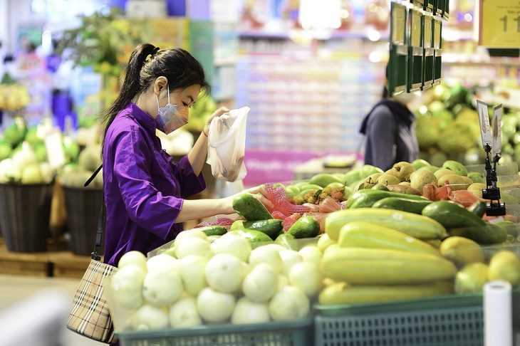 800 điểm bán của Saigon Co.op ngập tràn khuyến mãi- Ảnh 1. Hàng OCOP đến từ nhiều tỉnh thành được bán rộng rãi với giá hời tại các siêu thị thuộc hệ thống Saigon Co.op - Ảnh: QUANG ĐỊNH