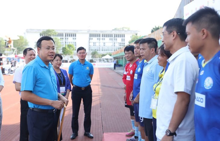 Khen thưởng đột xuất cho đội bóng Công đoàn Hà Nội 1 - Ảnh 1. Khen thưởng đột xuất cho đội bóng Công đoàn Hà Nội 1 - Ảnh 1.