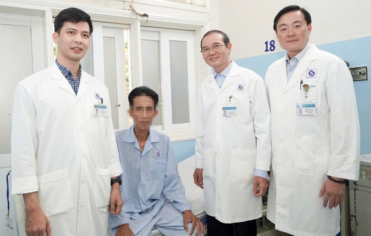 hinh-ca-hiem-14-12-17368454471742117537515 Cắt gần 3m ruột non cho một bệnh nhân hiếm gặp trên thế giới - Ảnh 1.