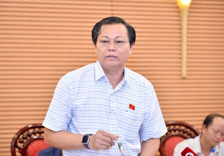 Băn khoăn đề xuất bỏ dân tộc, tôn giáo trên căn cước mới - Ảnh 1. Đại biểu Lưu Văn Đức - Ảnh: NGHĨA ĐỨC