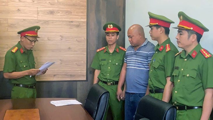 pham-tien-thanh-17345047581951811352613 Bắt giam người chặn xe giữa đường, hùng hổ đe dọa tấn công tài xế - Ảnh 1.