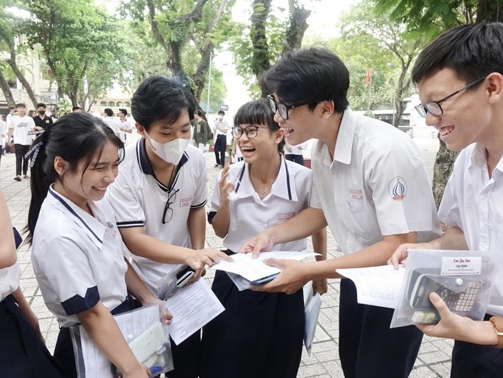Thí sinh dự thi tốt nghiệp THPT 2023 - Ảnh: NHƯ HÙNG Thí sinh dự thi tốt nghiệp THPT 2023 - Ảnh: NHƯ HÙNG