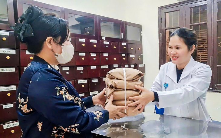 Bác sĩ mách cách ăn uống tăng đề kháng, giải rượu dịp Tết - Ảnh 1. Bác sĩ mách cách ăn uống tăng đề kháng, giải rượu dịp Tết - Ảnh 1.